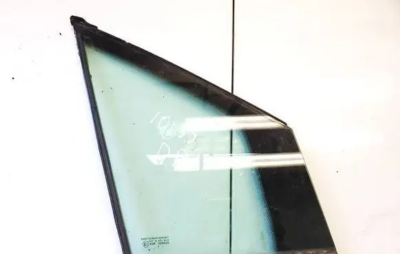 Citroen C8 Front door vent window glass four-door dot39as2m34