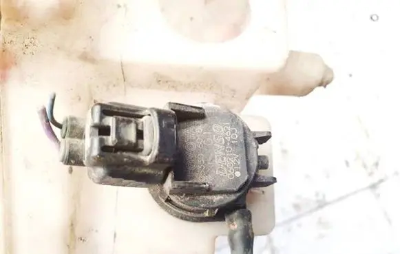 Toyota Prius (XW20) Windscreen/windshield washer pump 8533060180 85330-60180