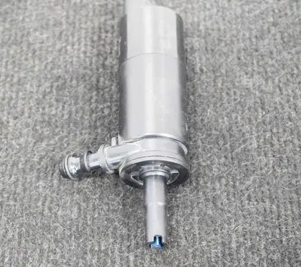 BMW 5 E60 E61 Windscreen/windshield washer pump 6973097