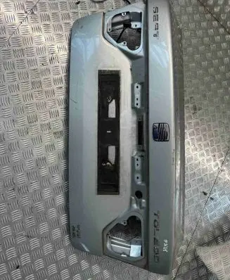 Seat Toledo II (1M) Tailgate/trunk/boot lid 1M5827105B