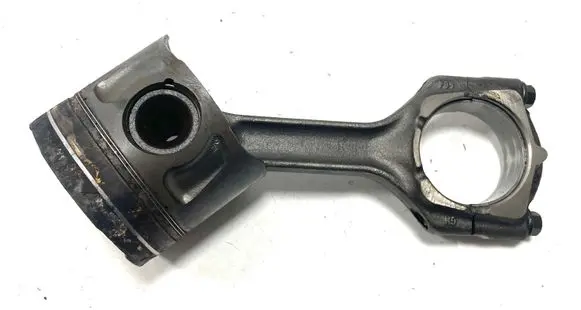 Opel Astra H Piston with connecting rod