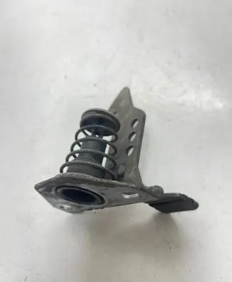 Engine bonnet (hood) release handle