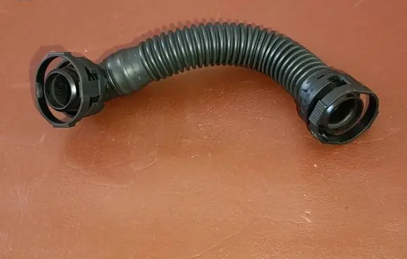 Volkswagen Touran III Breather hose/pipe 04L103493 NW19FIP