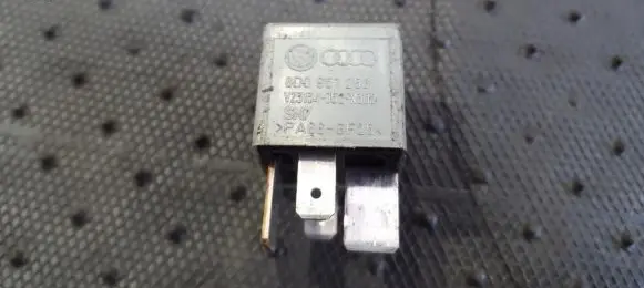 Volkswagen PASSAT B5.5 Other relay 8D0951253 V23134-J52-X300