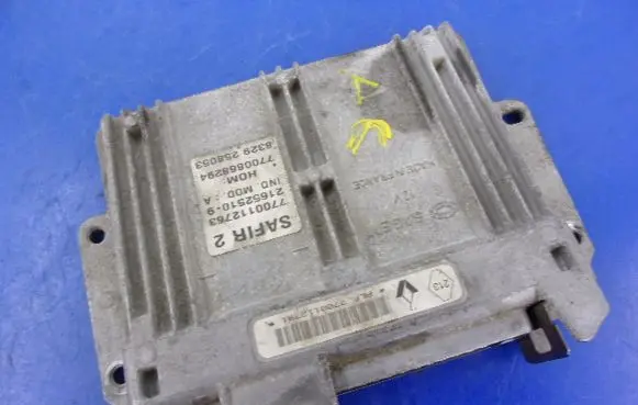 Renault Clio II Engine control unit/module ECU 7700112763