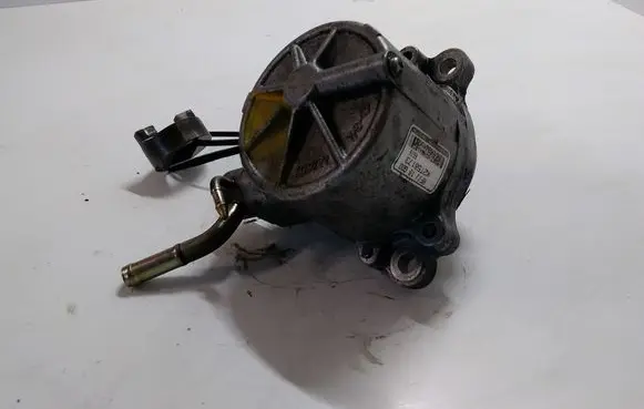 Mazda 6 Vacuum pump X2T58173