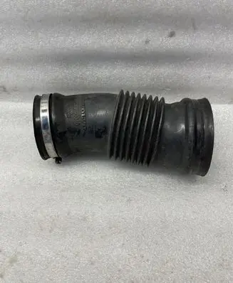 Air intake hose/pipe