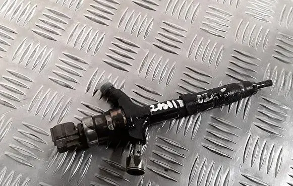 Fuel injector