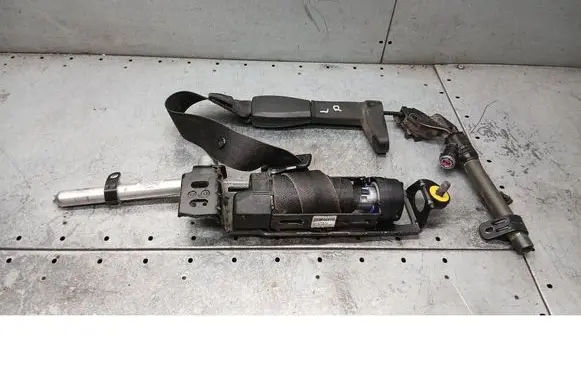 Volvo V50 Front seatbelt 