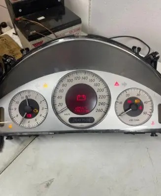 Mercedes-Benz E W211 Speedometer (instrument cluster) A2115406248 110080351017 000247