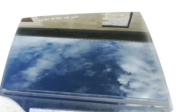 Lexus RX 300 Rear door window glass