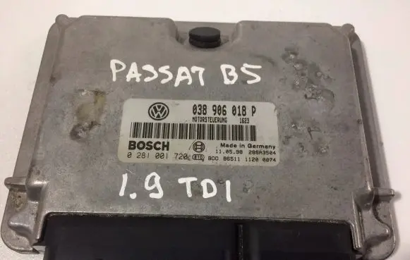 Volkswagen PASSAT B5 Engine control unit/module 038906018P 28SA3504 0281001720