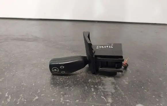 BMW 5 E39 Steering wheel adjustment switch 8373901