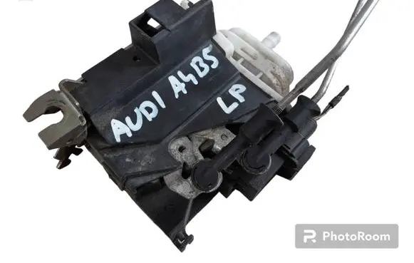 Audi A4 S4 B5 8D Front door lock 8D1837015E