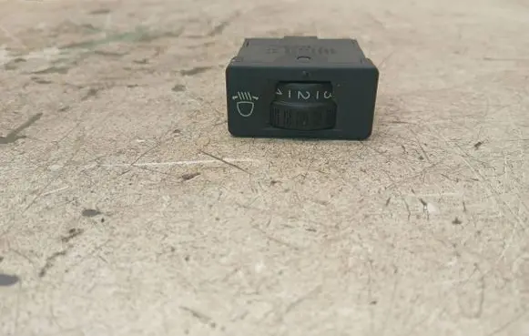 Citroen C4 I Picasso Headlight level height control switch 96384422XT