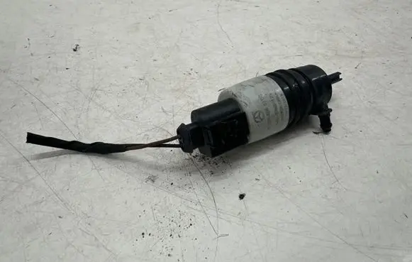 Mercedes-Benz C W205 Windscreen/windshield washer pump A2058660100
