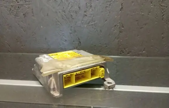 Toyota RAV 4 (XA20) Airbag control unit/module 8917042090