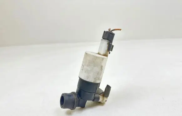 Citroen C4 I Windscreen/windshield washer pump 8200067015 8200296685