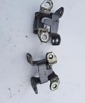 Suzuki Grand Vitara II Tailgate/trunk/boot hinge