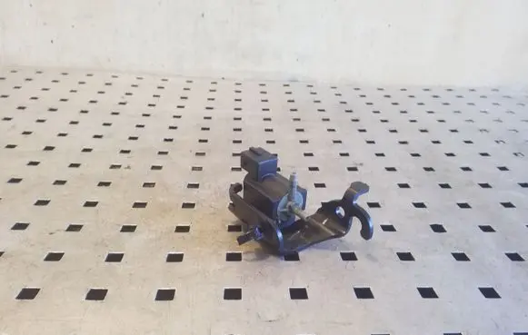 Vacuum valve