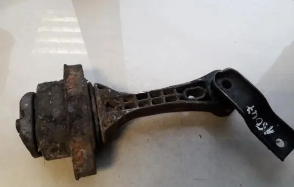 Volkswagen Golf IV Engine mount bracket 1j0199851