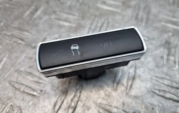 Traction control (ASR) switch