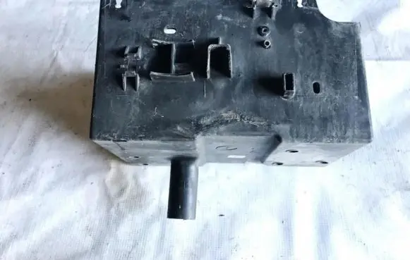 Battery box tray