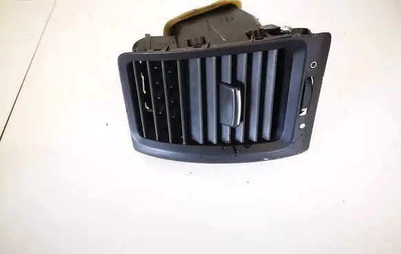 Honda Accord Dash center air vent grill e6165131500 e616-5131-500