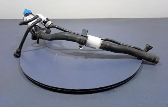 BMW X4 F26 AdBlue liquid reservoir 7390672
