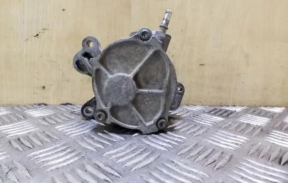 Peugeot 508 Vacuum pump
