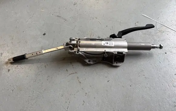 Dodge RAM Steering wheel axle P68254102AB