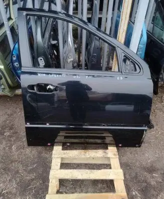 KIA Sorento Front door