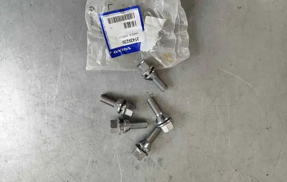 Volvo XC90 Nuts/bolts 31439230 31373474