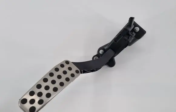 Dodge Challenger Accelerator throttle pedal 04861714AH 04861727AB