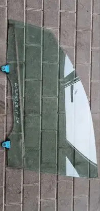 Mitsubishi Outlander Front door window glass four-door