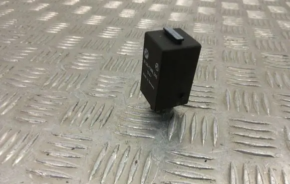 BMW 5 E34 Other relay 1388546