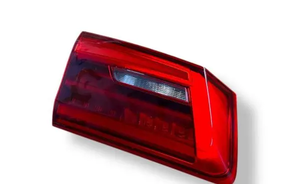 Tailgate rear/tail lights