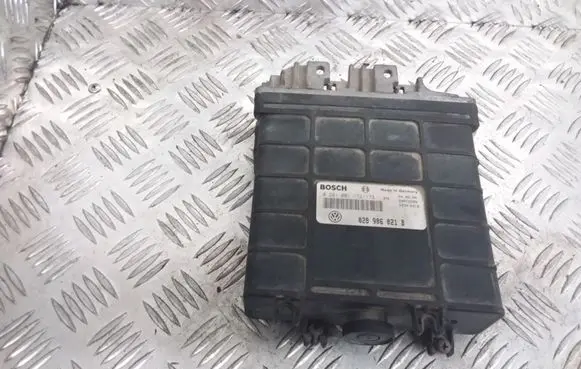 Volkswagen PASSAT B4 Engine control unit/module 0281001172173 028906021B