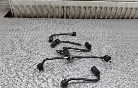Chrysler Voyager Fuel injector supply line/pipe 