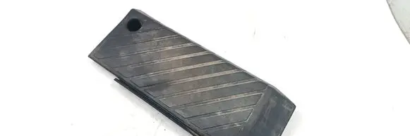 Volkswagen PASSAT B5 Foot rest pad/dead pedal 8D1864777