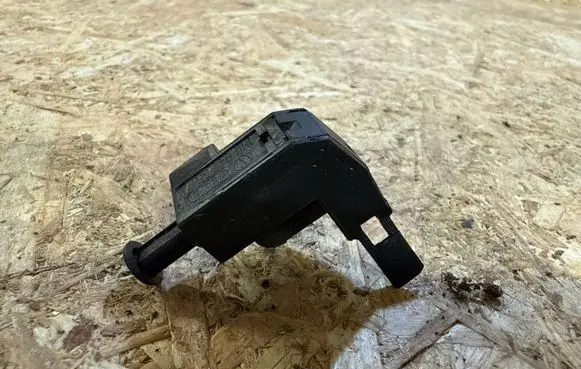 Audi A6 S6 C5 4B Hand parking brake sensor 1H0947561A