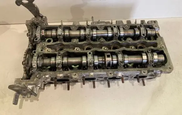 Mercedes-Benz C W204 Engine head R651018 A6510500200 152940345