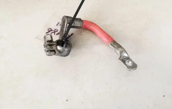 Positive cable (battery)