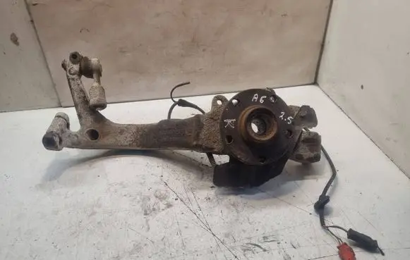Audi A6 S6 C5 4B Front wheel hub