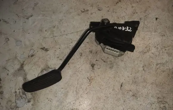 Volvo XC90 Accelerator throttle pedal 30683521