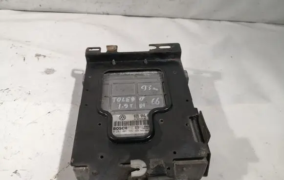 Seat Toledo I (1L) Engine control unit/module 028906021EF