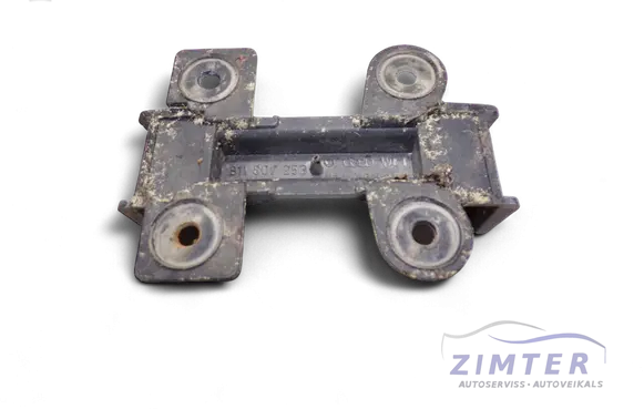 Front bumper mounting bracket
