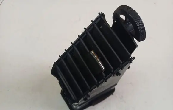 Mitsubishi Grandis Dash center air vent grill GN71104460