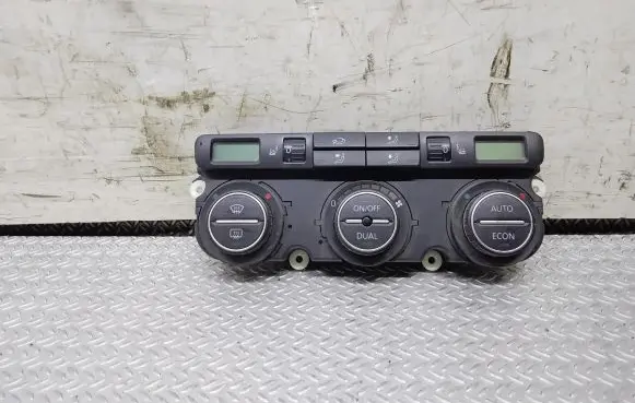 Volkswagen PASSAT B6 Climate control unit 74677532