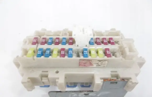 Infiniti Q70 Y51 Fuse module